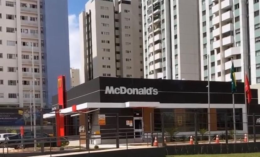 McDonald's resgata Papa Burger para promover cardápio