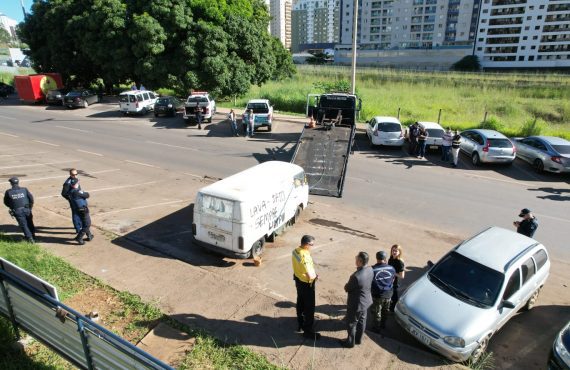 Carros recolhidos em Águas Claras