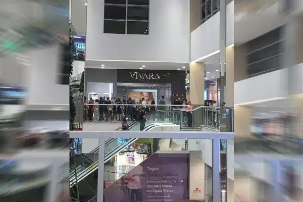 Bandidos invadem joalheria em shopping de Águas Claras