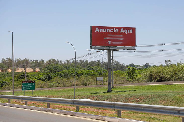 Poluição visual incomoda a população de Águas Claras