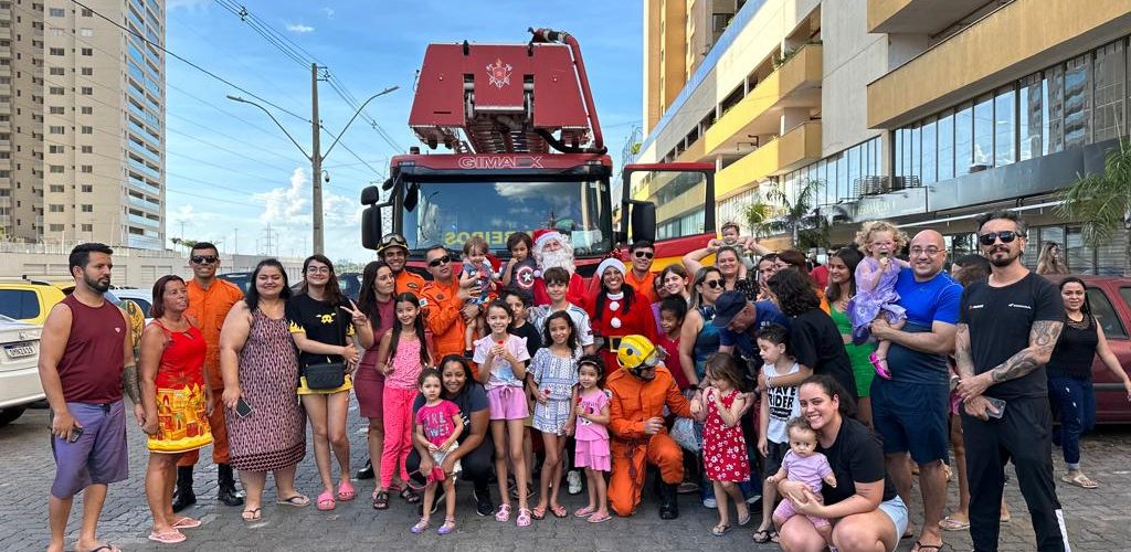 Cartão De Festividades Doce Ameaça Meninas Feias De Natal