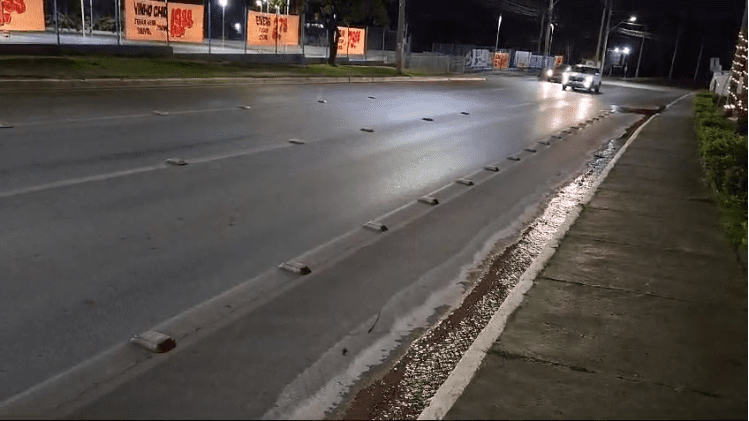 Vazamento de Água na Avenida das Castanheiras