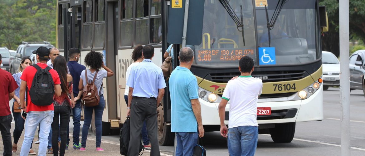 Ônibus do DF deixarão de aceitar dinheiro espécie