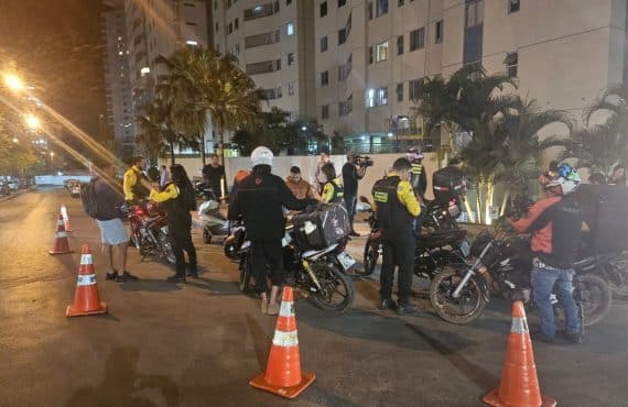 Operação Sossego multa 98 motociclistas