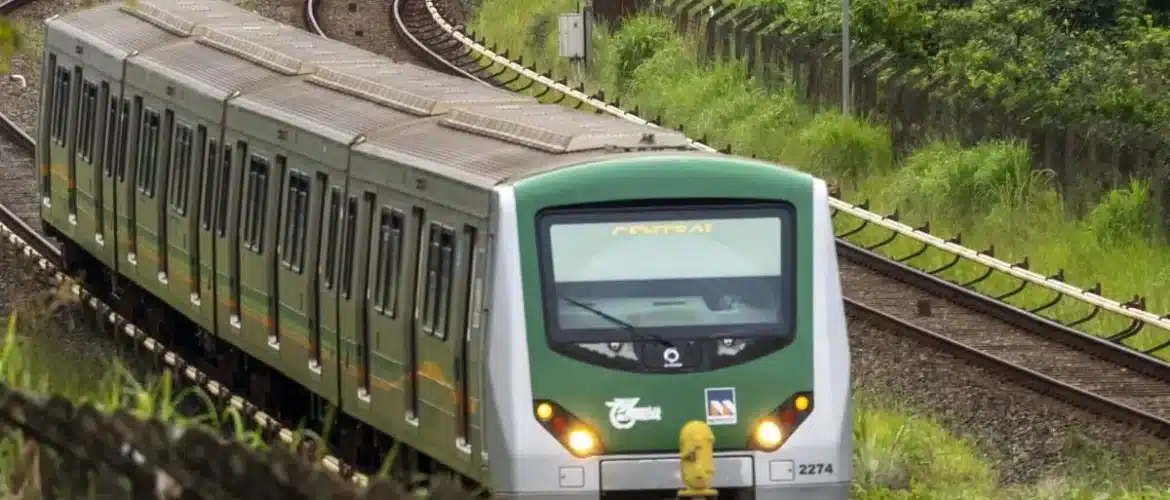 Descarga elétrica causa transtornos para usuários do metrô