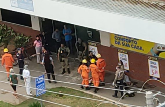 Briga em frente a supermercado deixa uma pessoa machucada